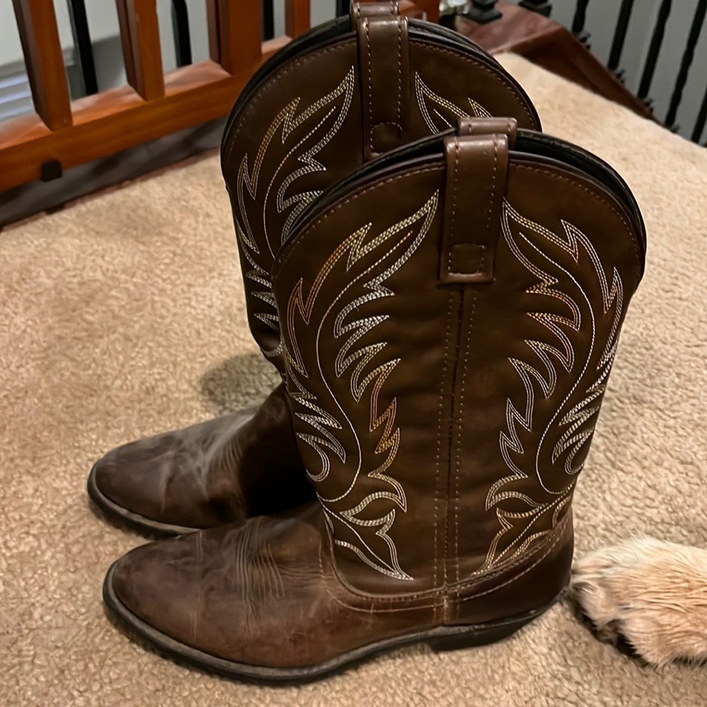 Cowgirl boots Ariat